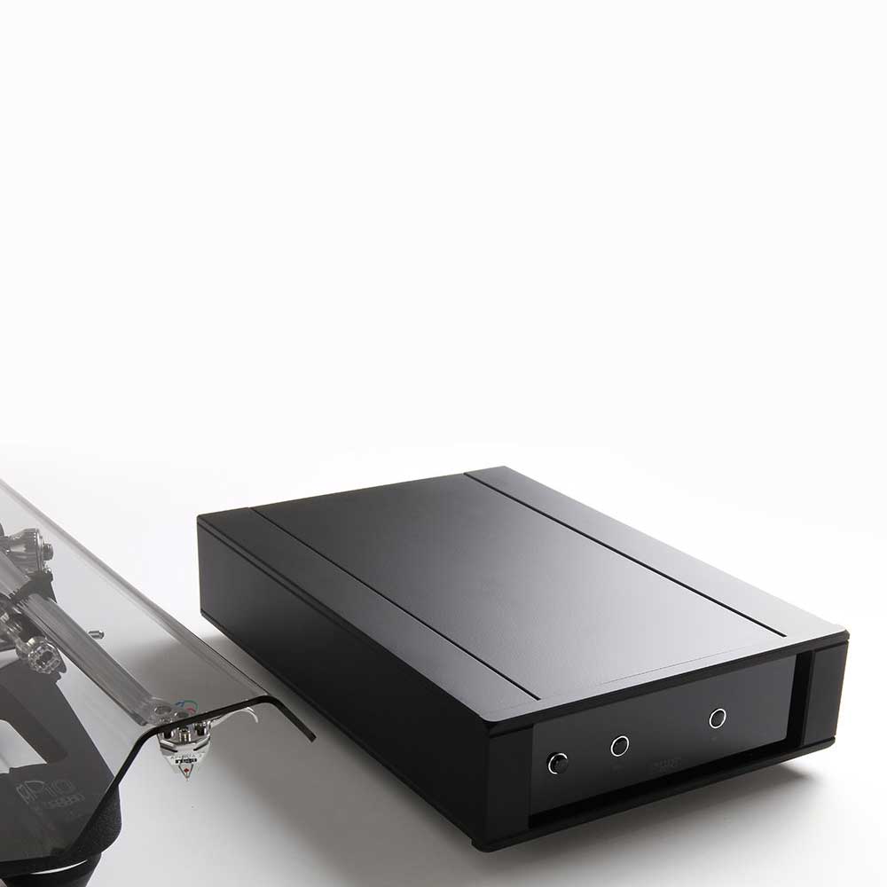 Rega - Planar 10 turntable and P10 PSU