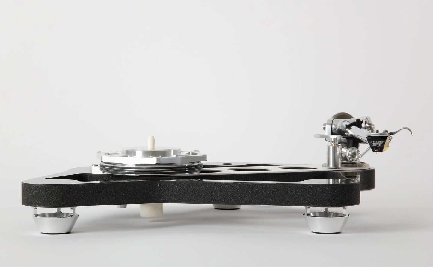 Rega - NAIA Reference Turntable - The Ultimate Rega Turntable