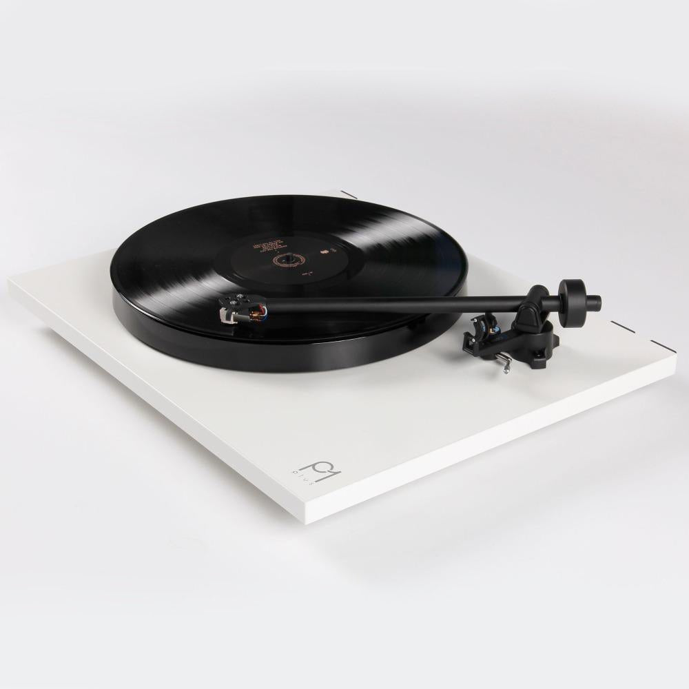 Rega Planar 1 PLUS turntable