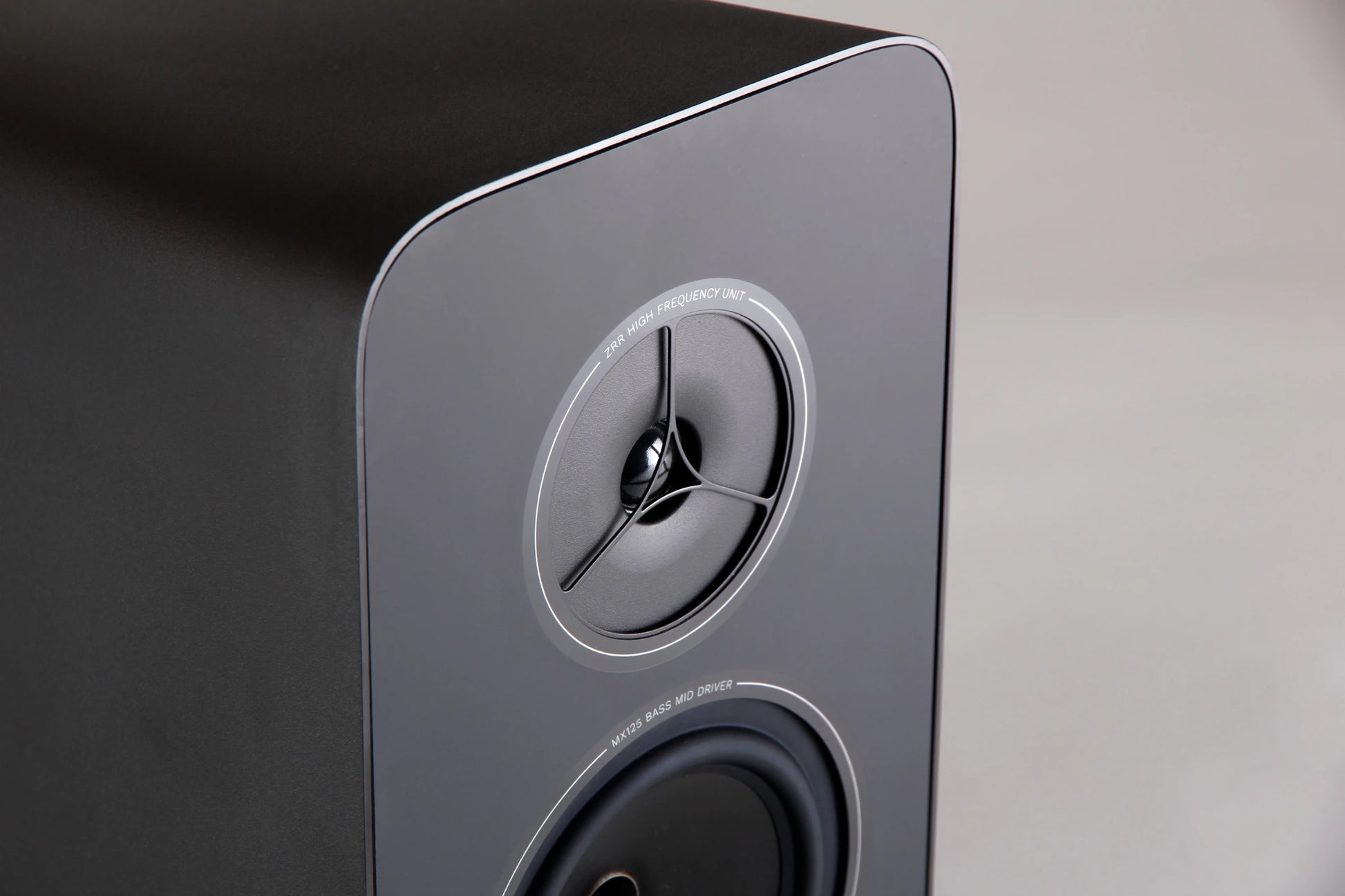 Rega SYSTEM ONE - Complete all - in - one Analogue Solution