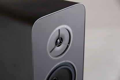 Rega SYSTEM ONE - Complete all - in - one Analogue Solution